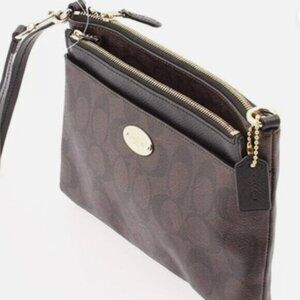 COACH PV  signature Leather zip Wallet/Wristlet